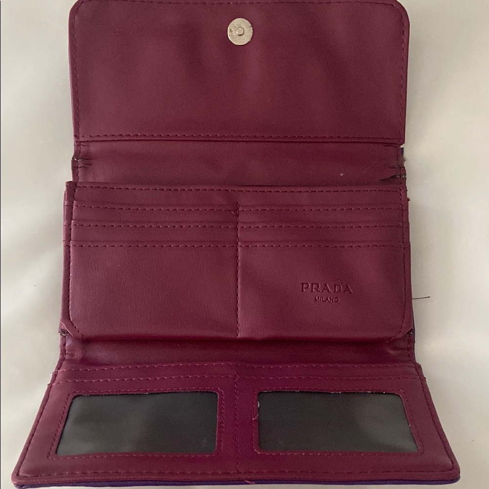 āSOLDāPrada Purple Saffiano Leather Bow Wallet ā Made in Paris, Gold Logo - Picture 5 of 9